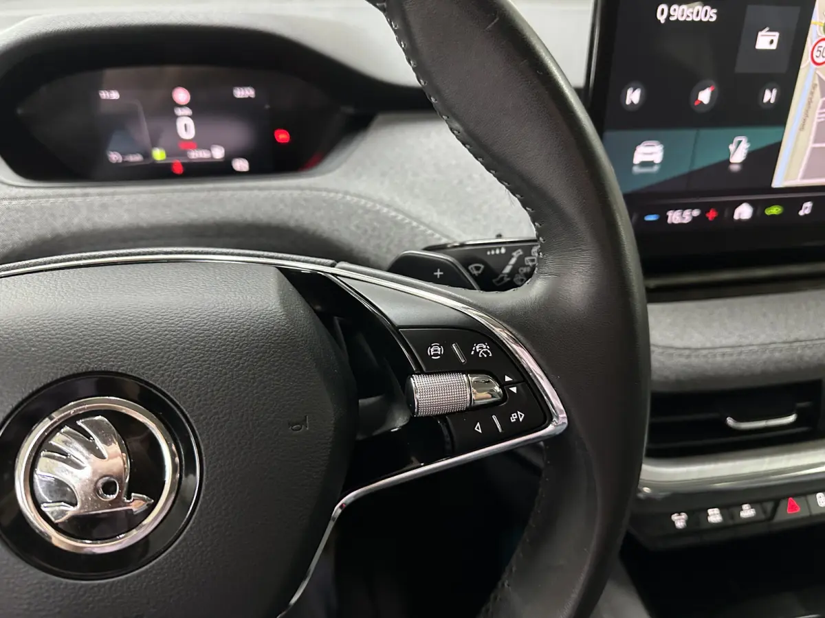 60 | Matrix (Crystal Lighting) | Camera | Keyless | Carplay | Navi