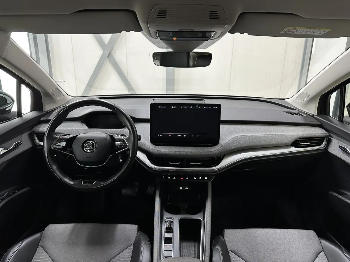 60 | Matrix (Crystal Lighting) | Camera | Keyless | Carplay | Navi