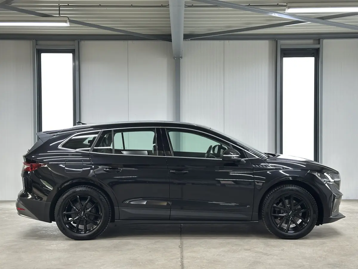 60 | Matrix (Crystal Lighting) | Camera | Keyless | Carplay | Navi