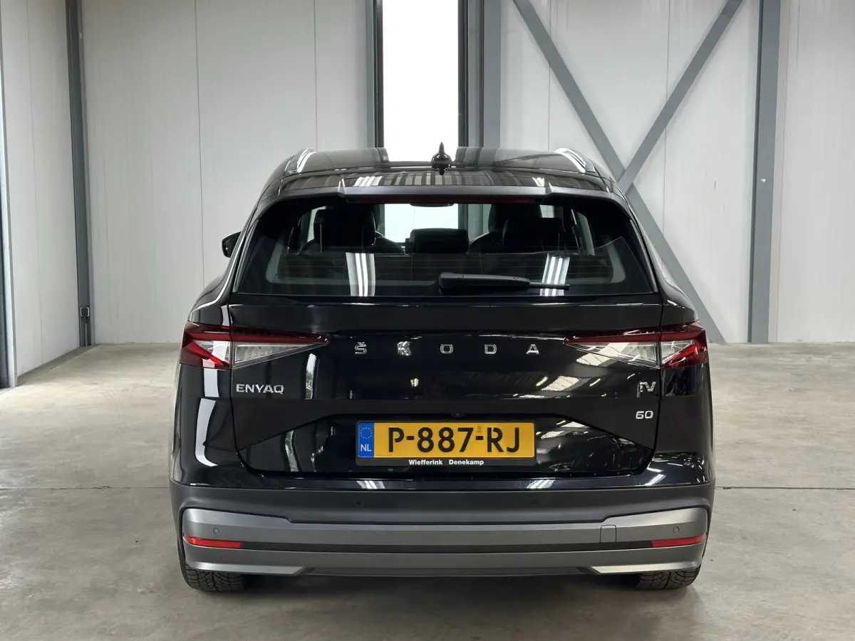 60 | Matrix (Crystal Lighting) | Camera | Keyless | Carplay | Navi