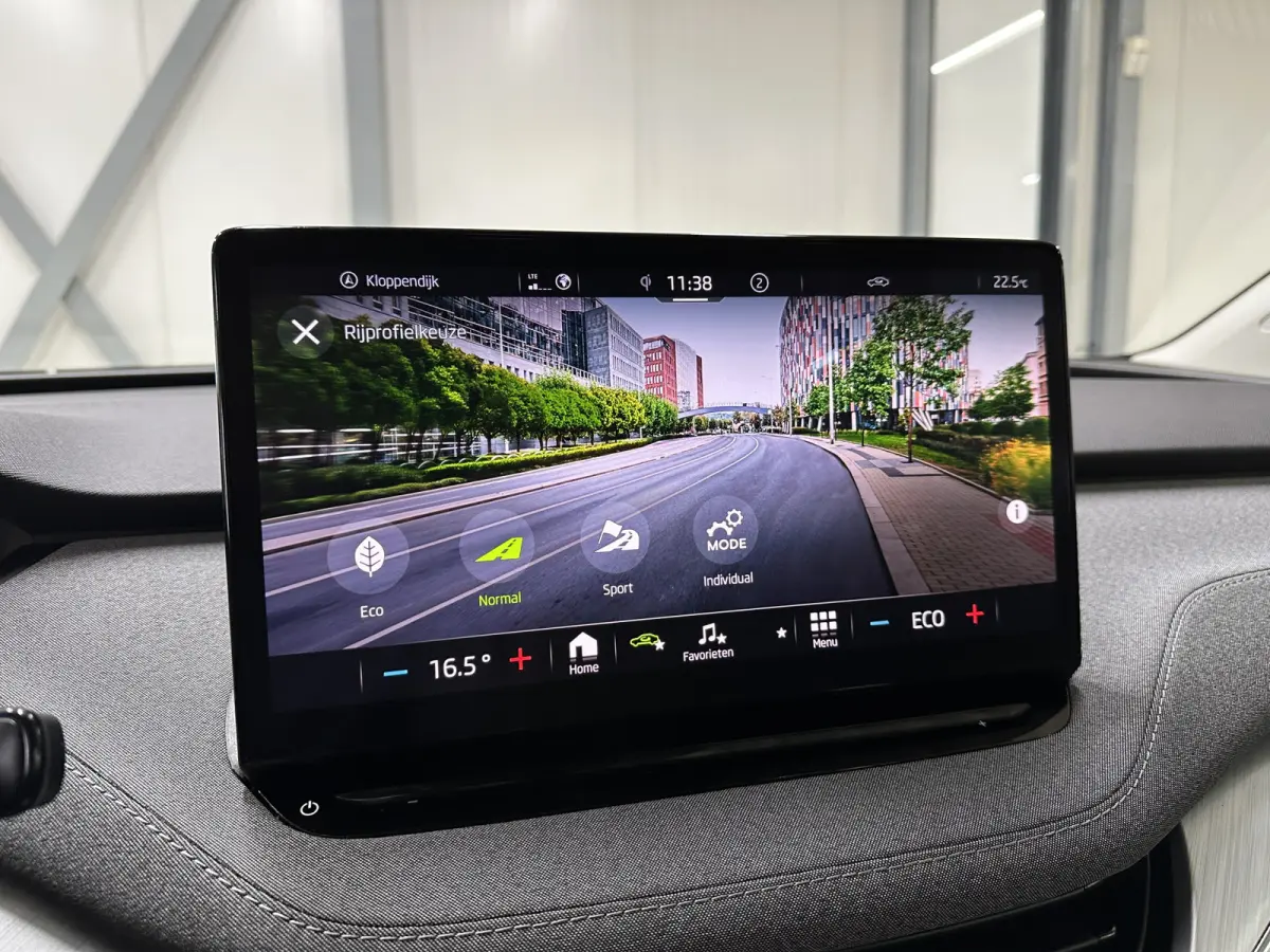 60 | Matrix (Crystal Lighting) | Camera | Keyless | Carplay | Navi