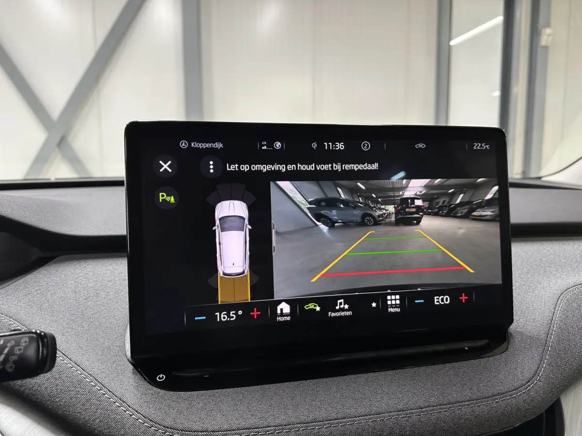 60 | Matrix (Crystal Lighting) | Camera | Keyless | Carplay | Navi