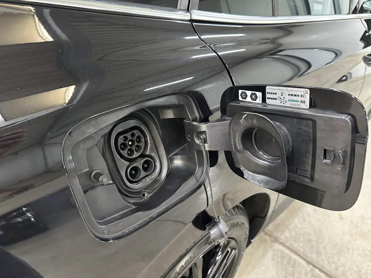 60 | Matrix (Crystal Lighting) | Camera | Keyless | Carplay | Navi