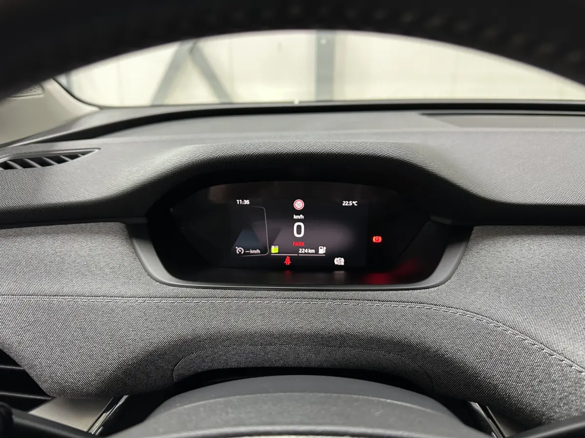 60 | Matrix (Crystal Lighting) | Camera | Keyless | Carplay | Navi