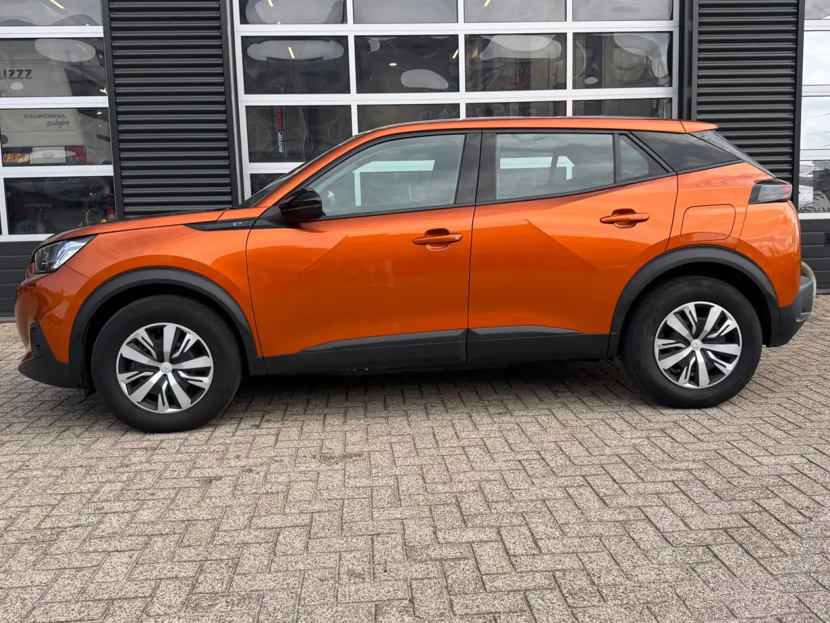 EV Active 50 kWh | Achteruitrijcamera | Airco (automatisch) | Apple Carplay/Android Auto|telefoonintegratie premium