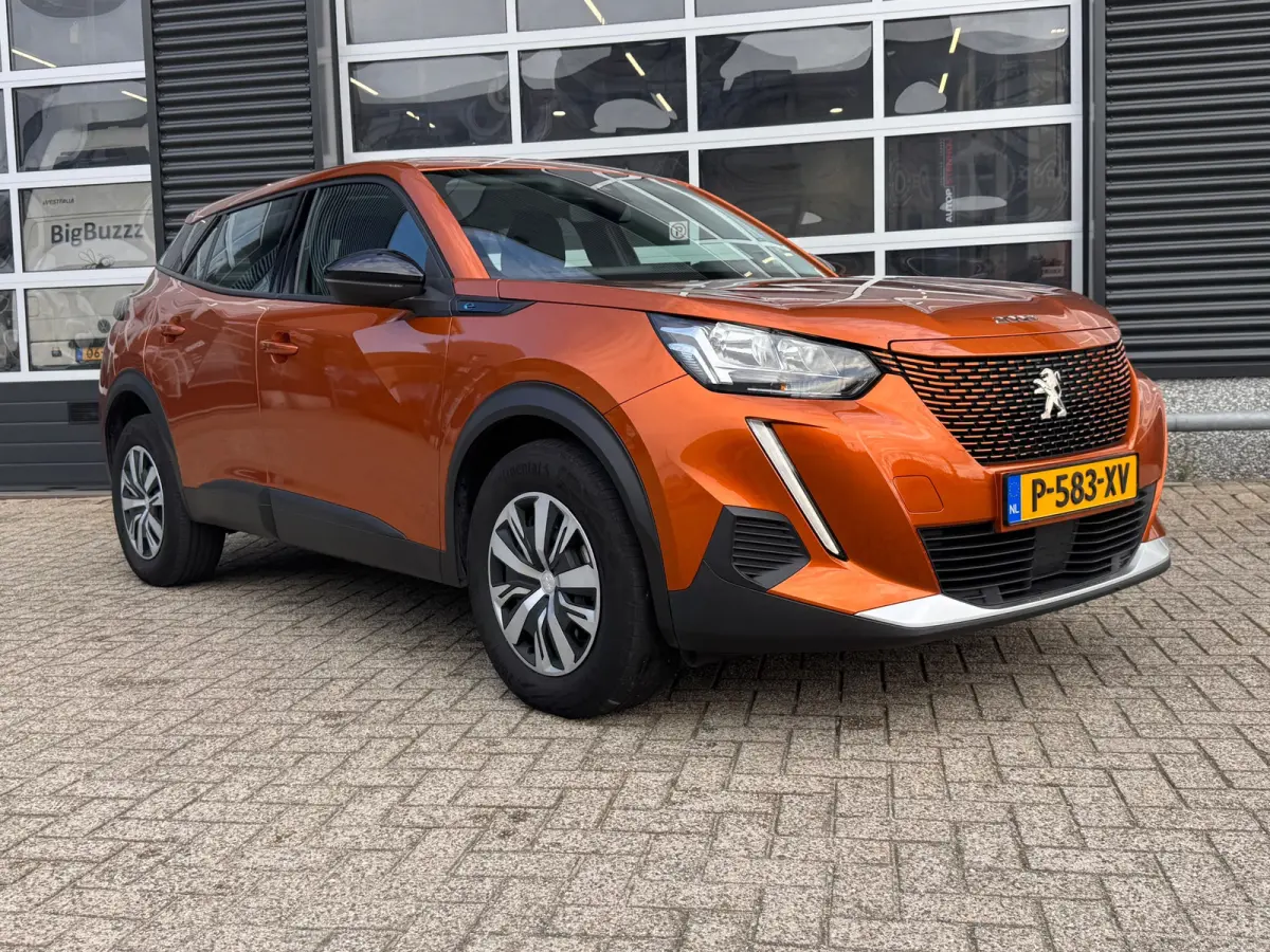 EV Active 50 kWh | Achteruitrijcamera | Airco (automatisch) | Apple Carplay/Android Auto|telefoonintegratie premium