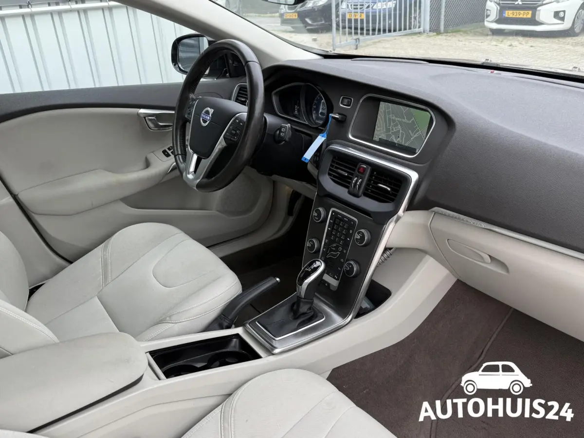 1.5 T3 AUTOMAAT Momentum |ACC|Dealer Onderhouden|1-eigenaar!