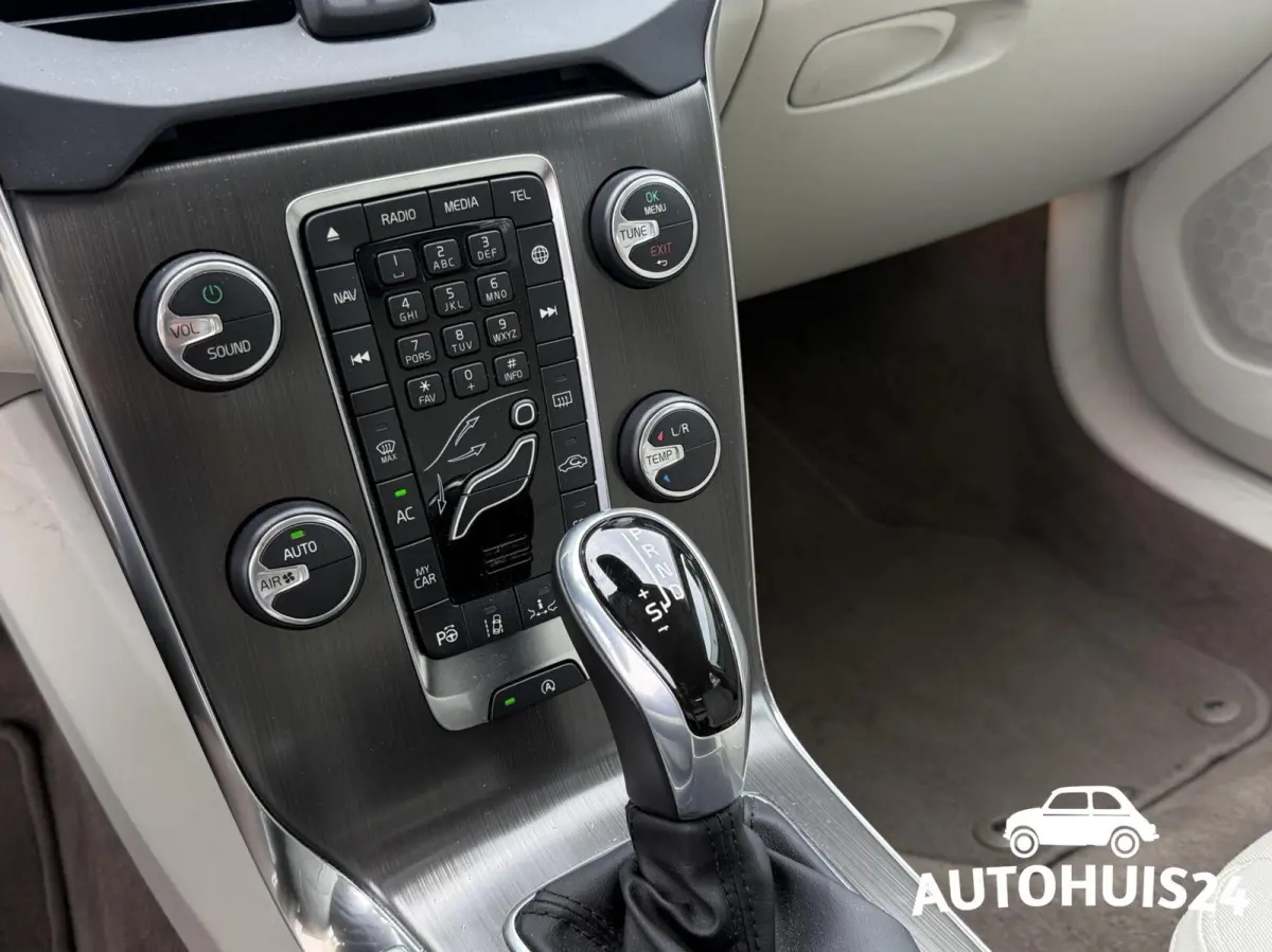 1.5 T3 AUTOMAAT Momentum |ACC|Dealer Onderhouden|1-eigenaar!