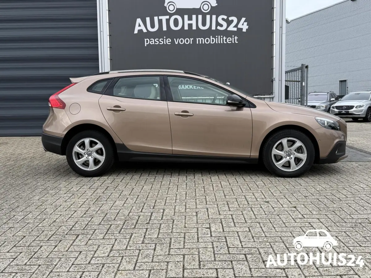 1.5 T3 AUTOMAAT Momentum |ACC|Dealer Onderhouden|1-eigenaar!