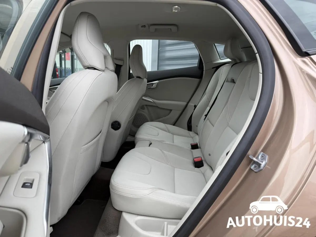 1.5 T3 AUTOMAAT Momentum |ACC|Dealer Onderhouden|1-eigenaar!