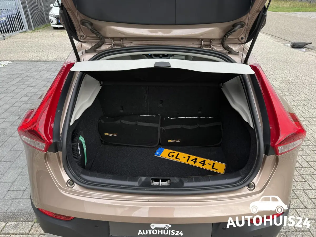 1.5 T3 AUTOMAAT Momentum |ACC|Dealer Onderhouden|1-eigenaar!