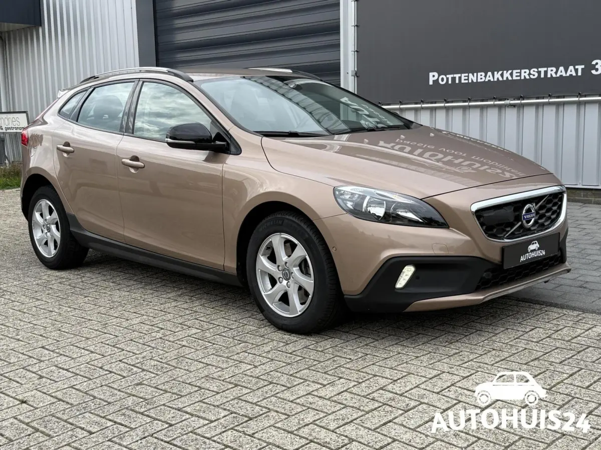 1.5 T3 AUTOMAAT Momentum |ACC|Dealer Onderhouden|1-eigenaar!
