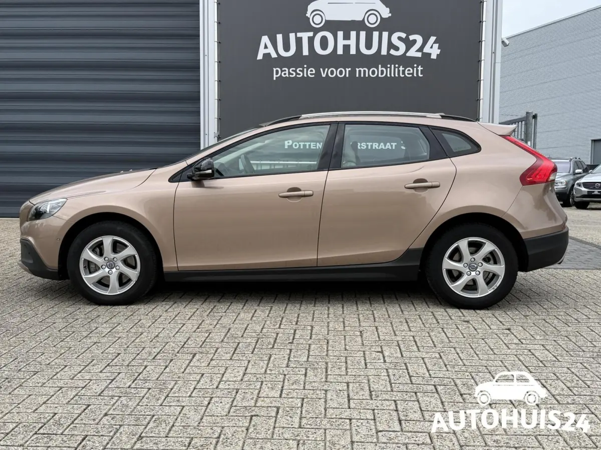 1.5 T3 AUTOMAAT Momentum |ACC|Dealer Onderhouden|1-eigenaar!