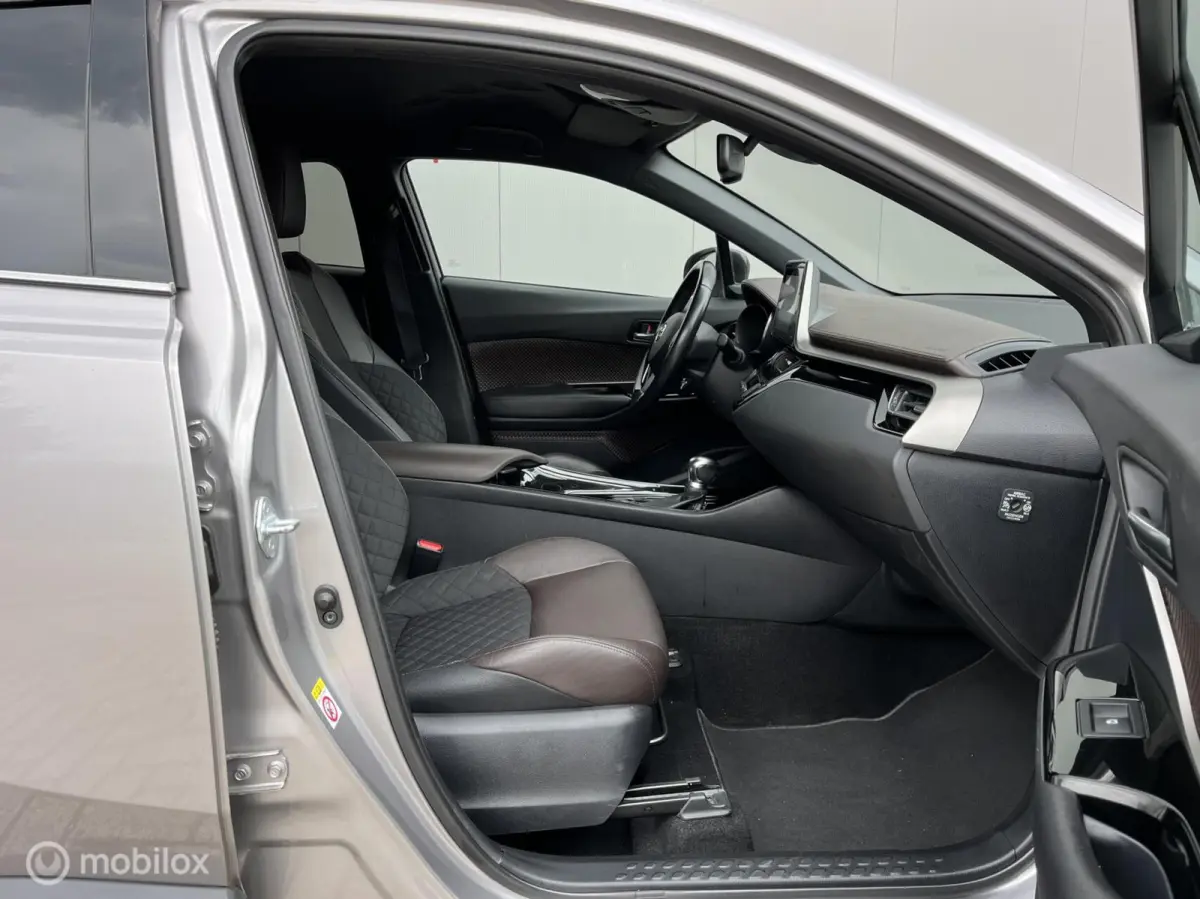 1.8 Hybrid , Leder, Camera,Trekhaak, Netjes !