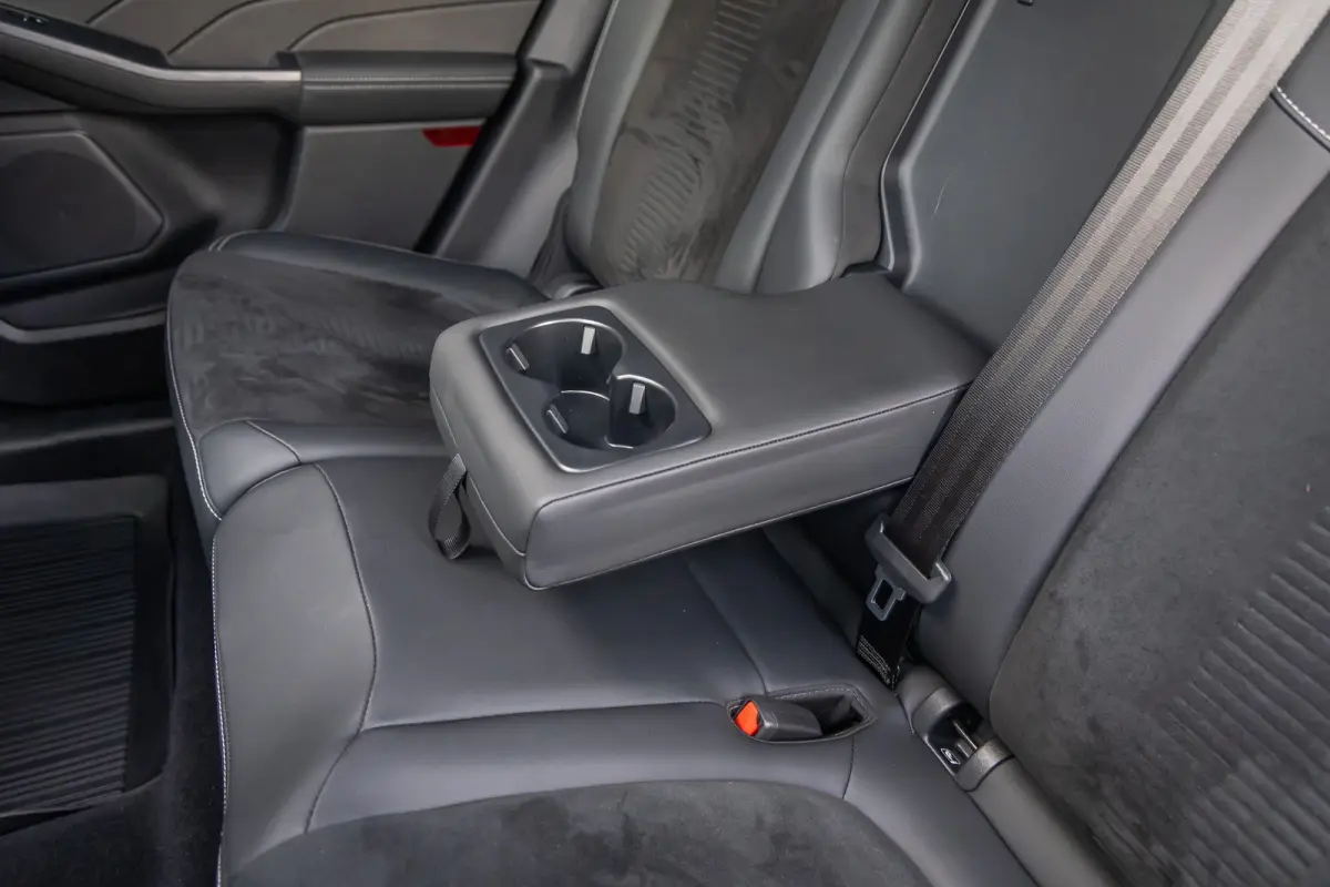 2.5 PHEV Active X | Full options! | Trekhaak Elek. | Panoramadak | Winterpack | Dodehoek detectie | Elektrisch verstelbare stoel(en) | Matrix LED koplampen | Head-up display | Achteruitrijca