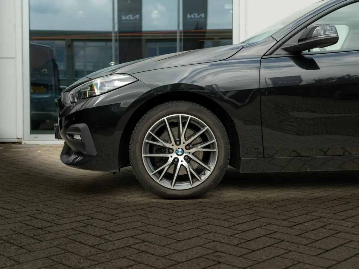 218i Executive Edition LED | Navigatie | Carplay