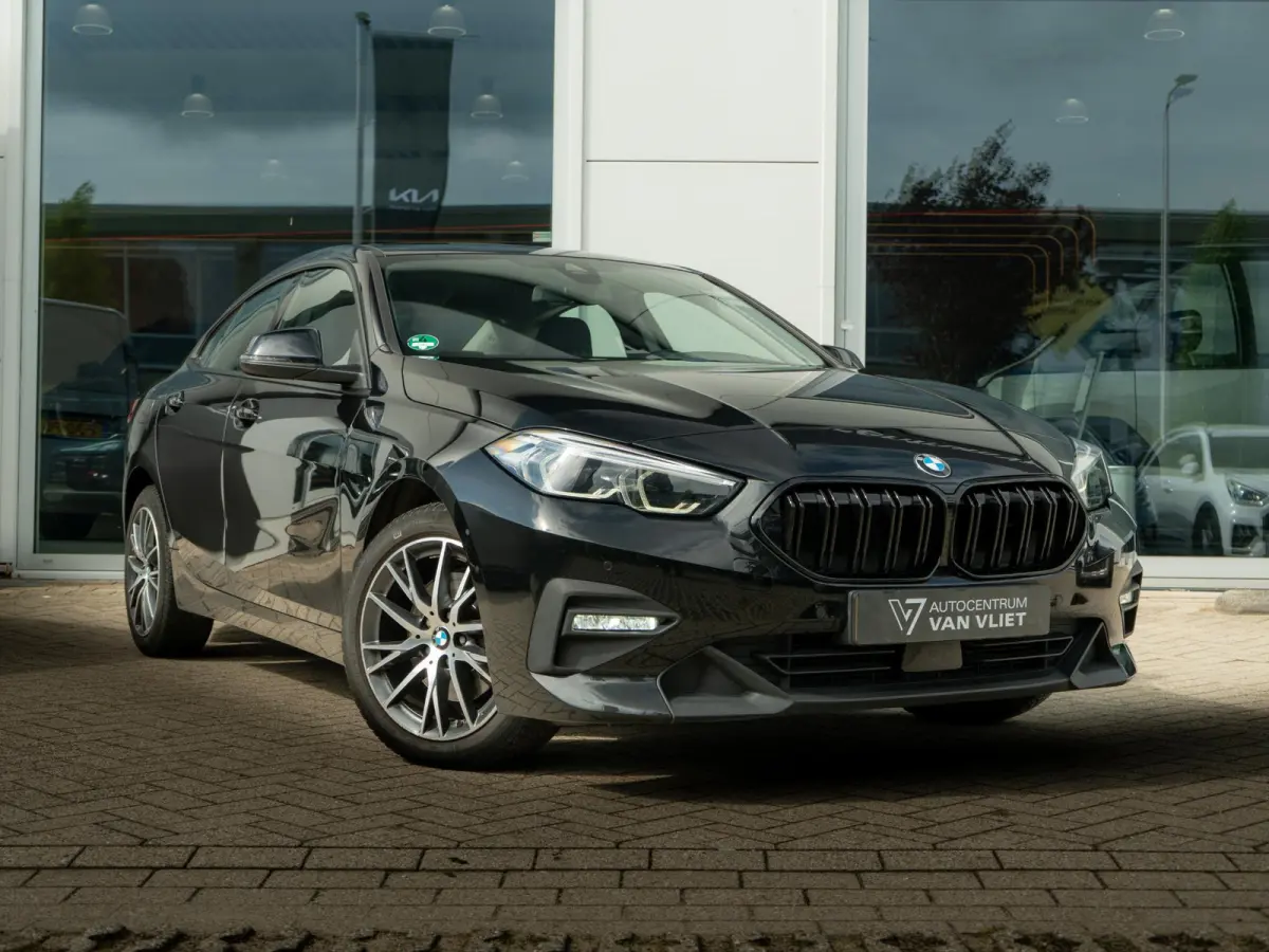 218i Executive Edition LED | Navigatie | Carplay