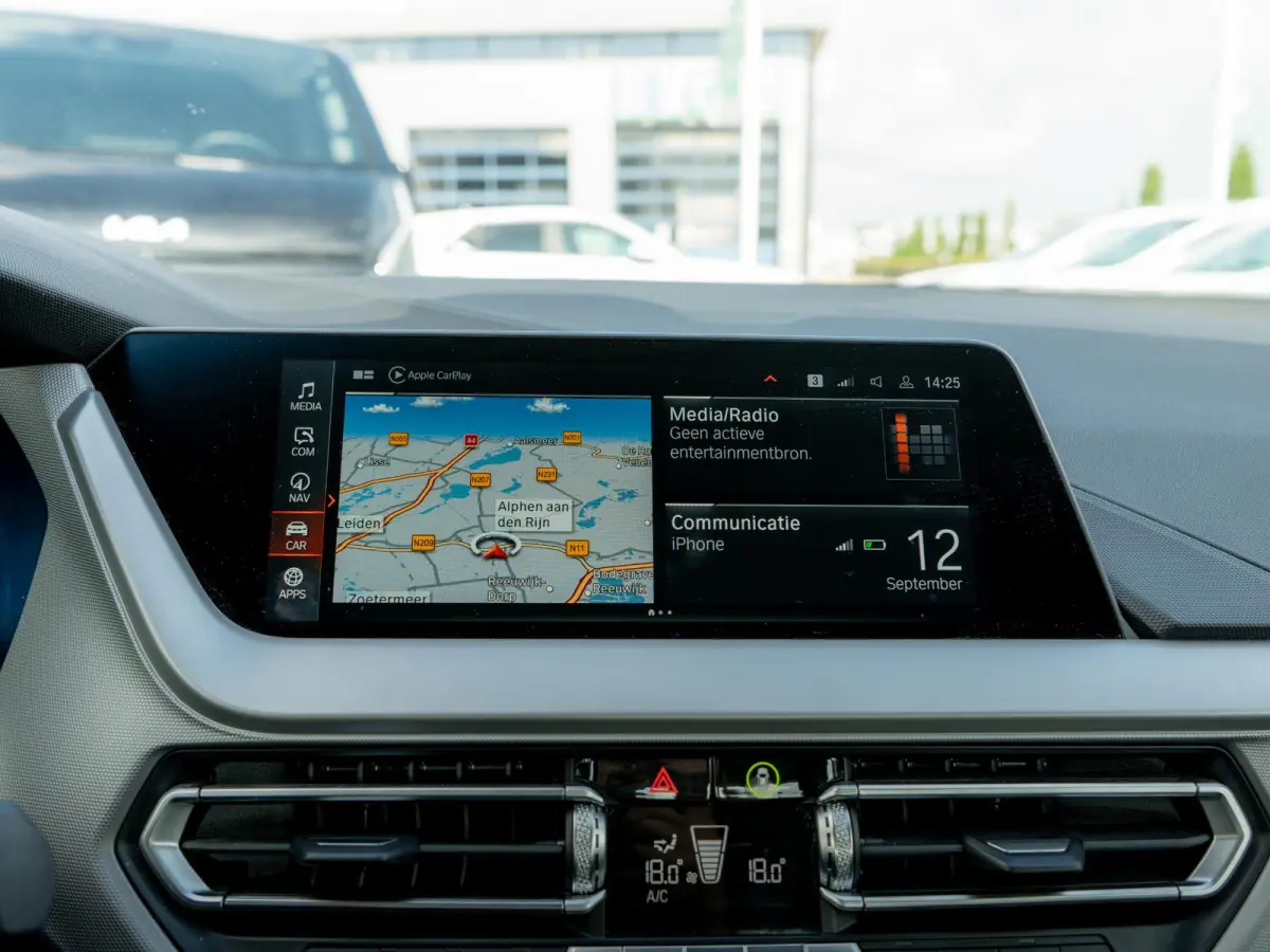 218i Executive Edition LED | Navigatie | Carplay