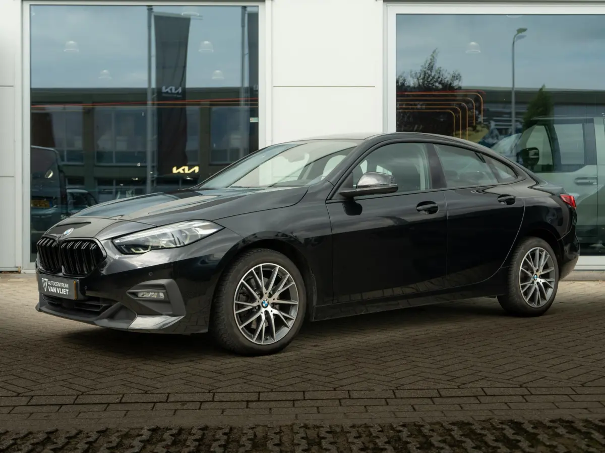 218i Executive Edition LED | Navigatie | Carplay