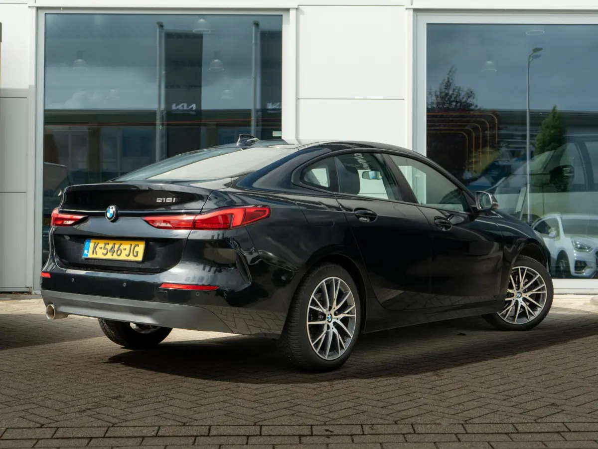 218i Executive Edition LED | Navigatie | Carplay