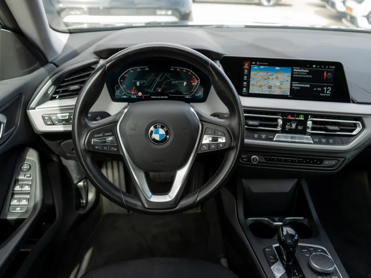 218i Executive Edition LED | Navigatie | Carplay