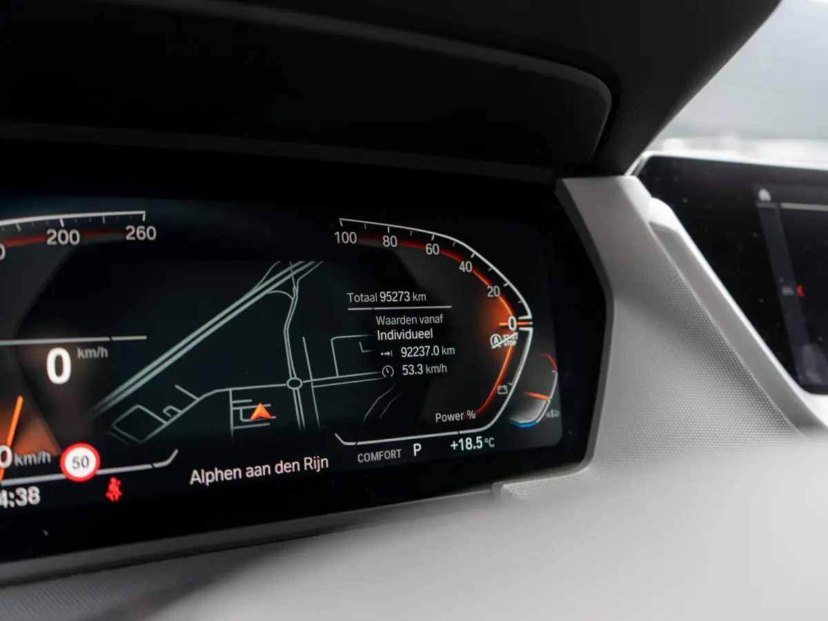 218i Executive Edition LED | Navigatie | Carplay