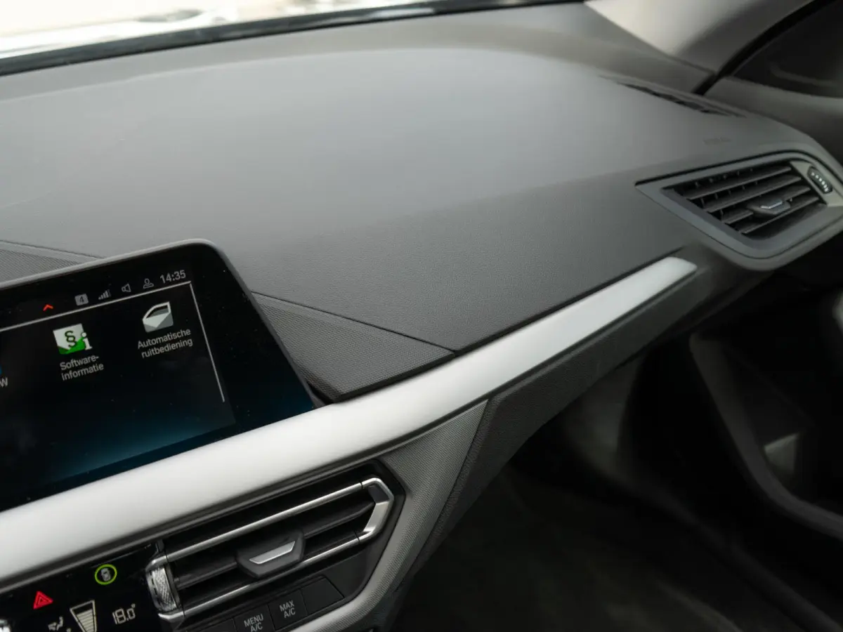 218i Executive Edition LED | Navigatie | Carplay