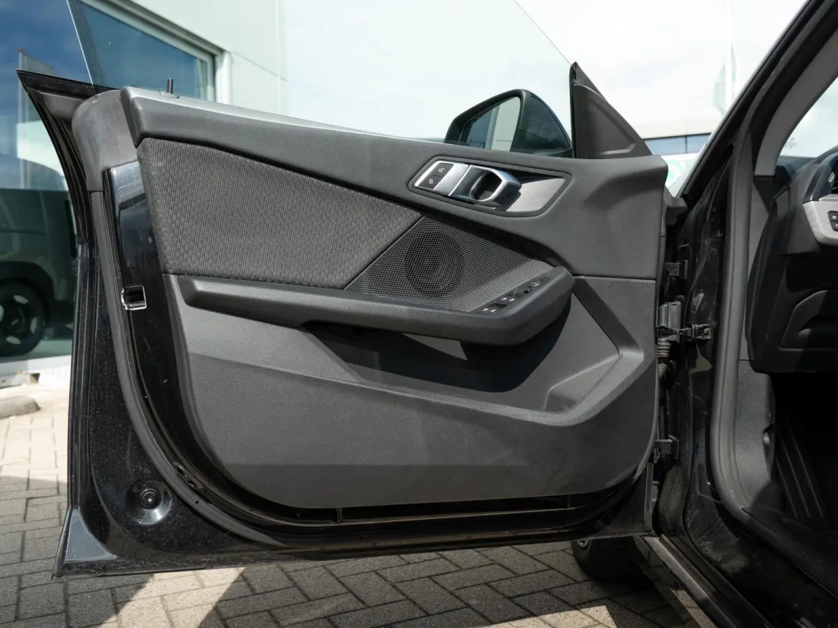 218i Executive Edition LED | Navigatie | Carplay