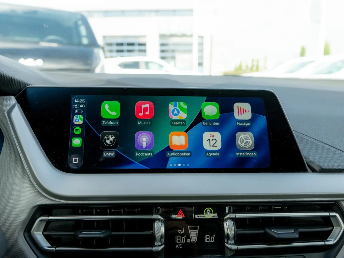 218i Executive Edition LED | Navigatie | Carplay