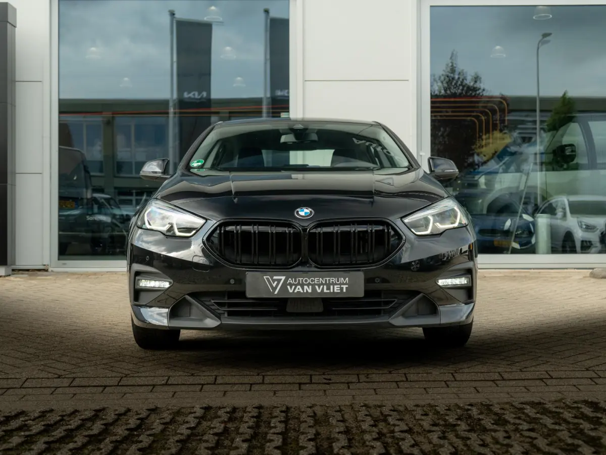 218i Executive Edition LED | Navigatie | Carplay
