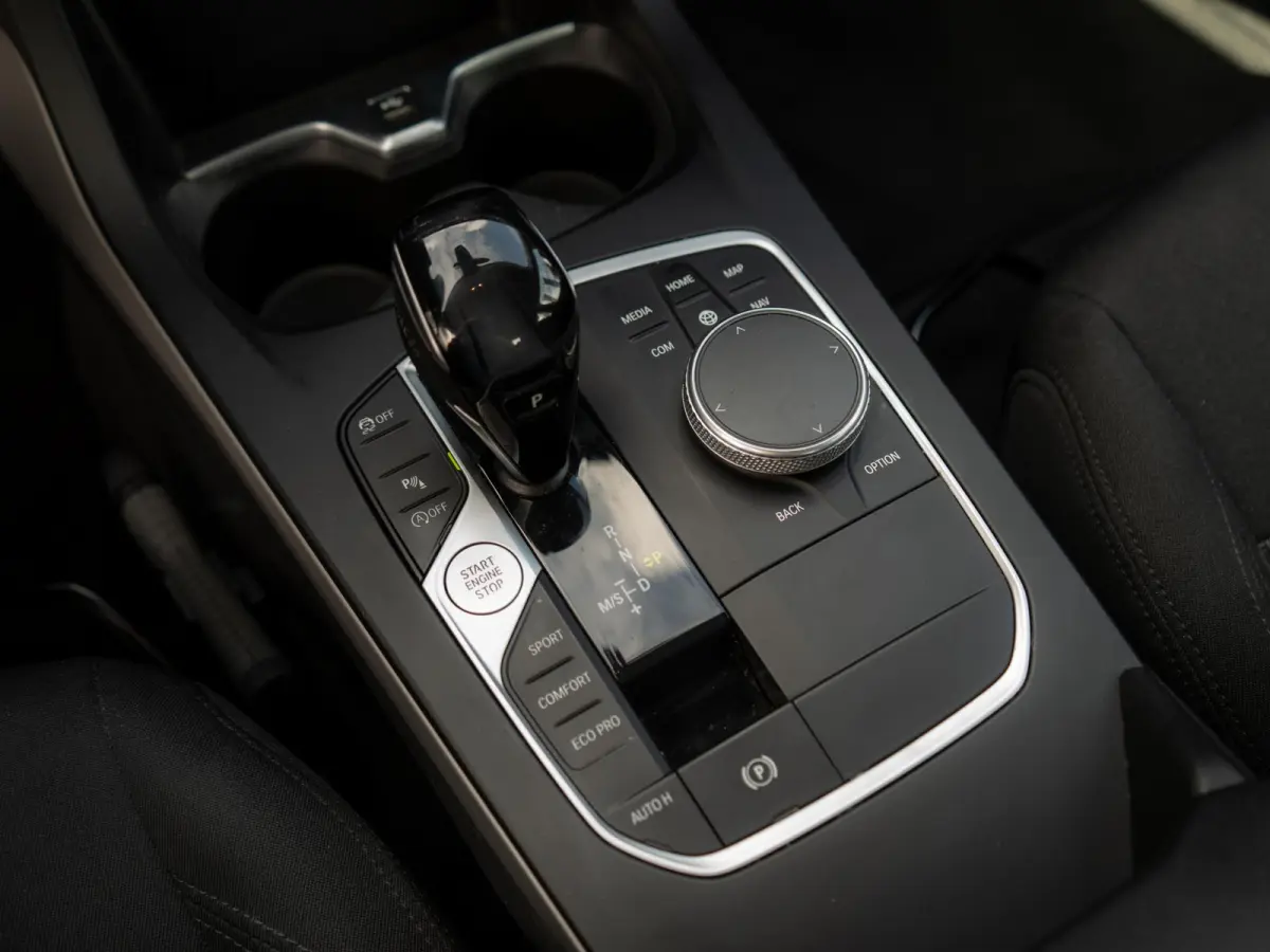 218i Executive Edition LED | Navigatie | Carplay