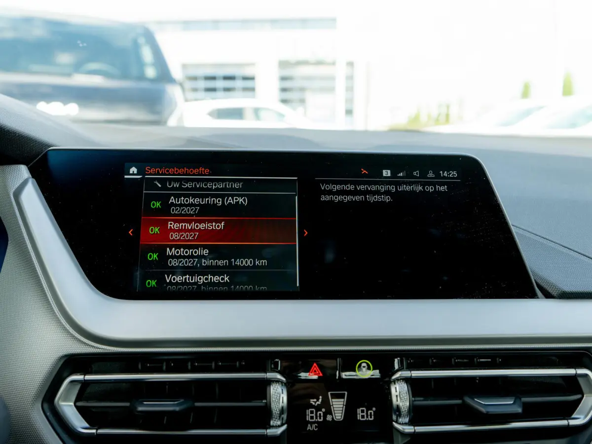 218i Executive Edition LED | Navigatie | Carplay