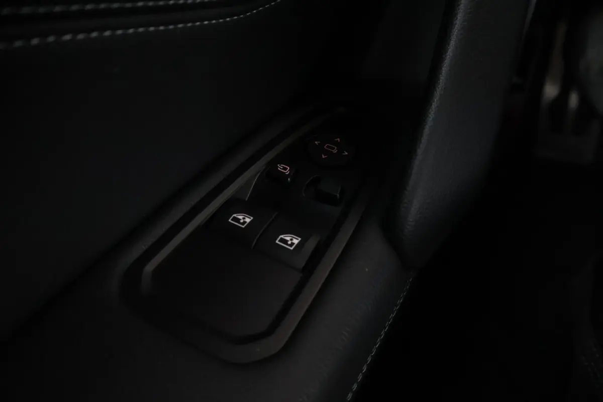 sDrive20i High Executive M-Sport Pakket | Stuur & Stoelverwarming | Elektr. Stoelen | Harman Kardon | Head-Up | PDC | Achteruitrijcamera |