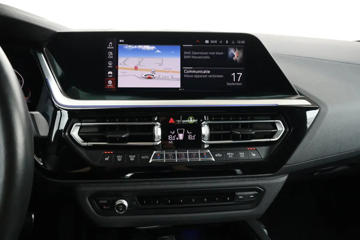 sDrive20i High Executive M-Sport Pakket | Stuur & Stoelverwarming | Elektr. Stoelen | Harman Kardon | Head-Up | PDC | Achteruitrijcamera |