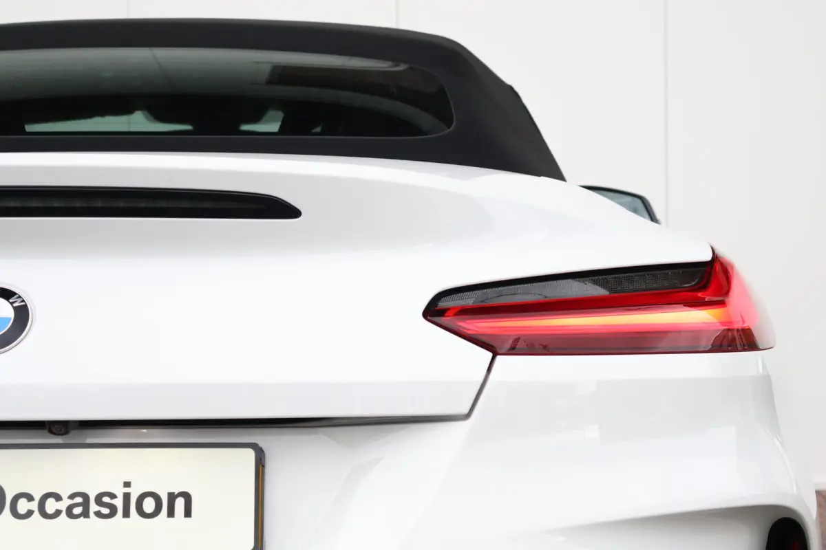 sDrive20i High Executive M-Sport Pakket | Stuur & Stoelverwarming | Elektr. Stoelen | Harman Kardon | Head-Up | PDC | Achteruitrijcamera |