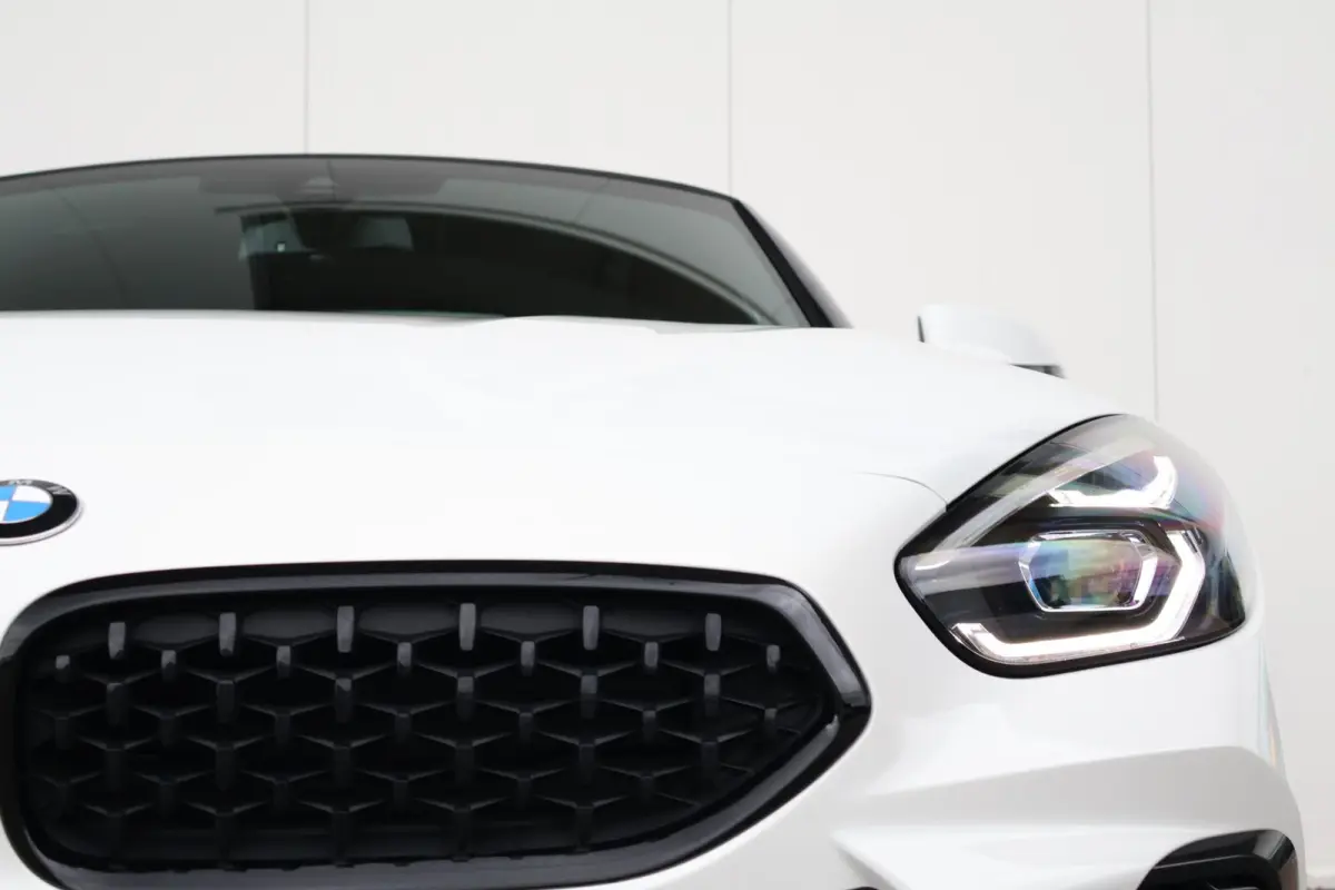 sDrive20i High Executive M-Sport Pakket | Stuur & Stoelverwarming | Elektr. Stoelen | Harman Kardon | Head-Up | PDC | Achteruitrijcamera |