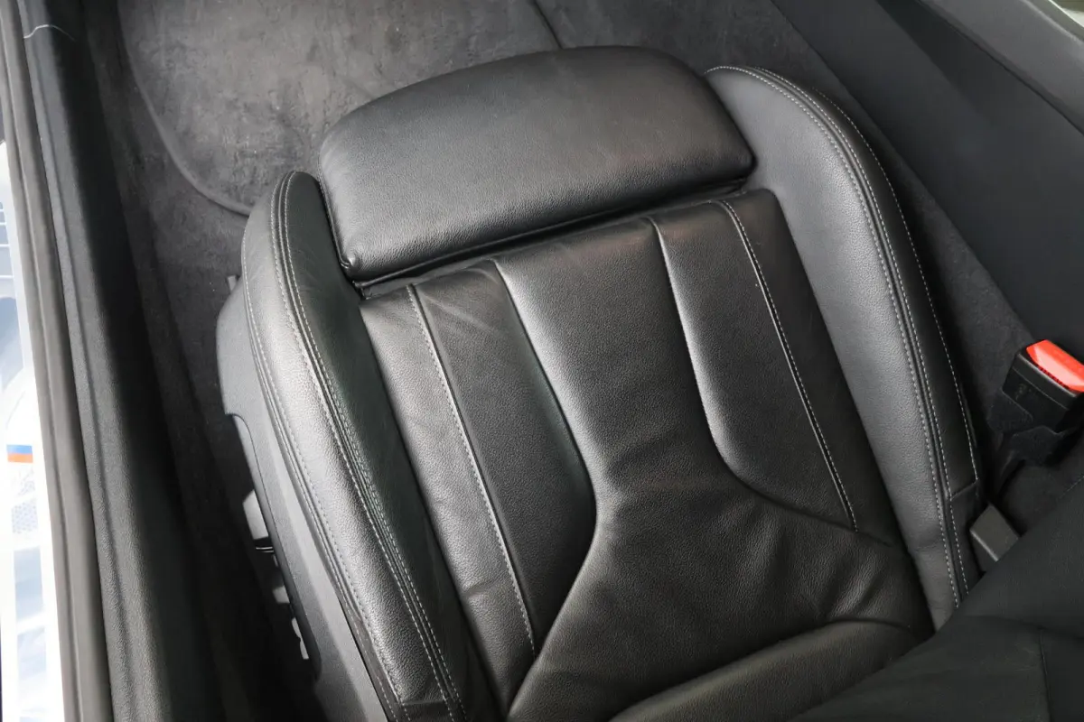 sDrive20i High Executive M-Sport Pakket | Stuur & Stoelverwarming | Elektr. Stoelen | Harman Kardon | Head-Up | PDC | Achteruitrijcamera |