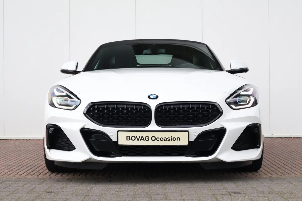 sDrive20i High Executive M-Sport Pakket | Stuur & Stoelverwarming | Elektr. Stoelen | Harman Kardon | Head-Up | PDC | Achteruitrijcamera |