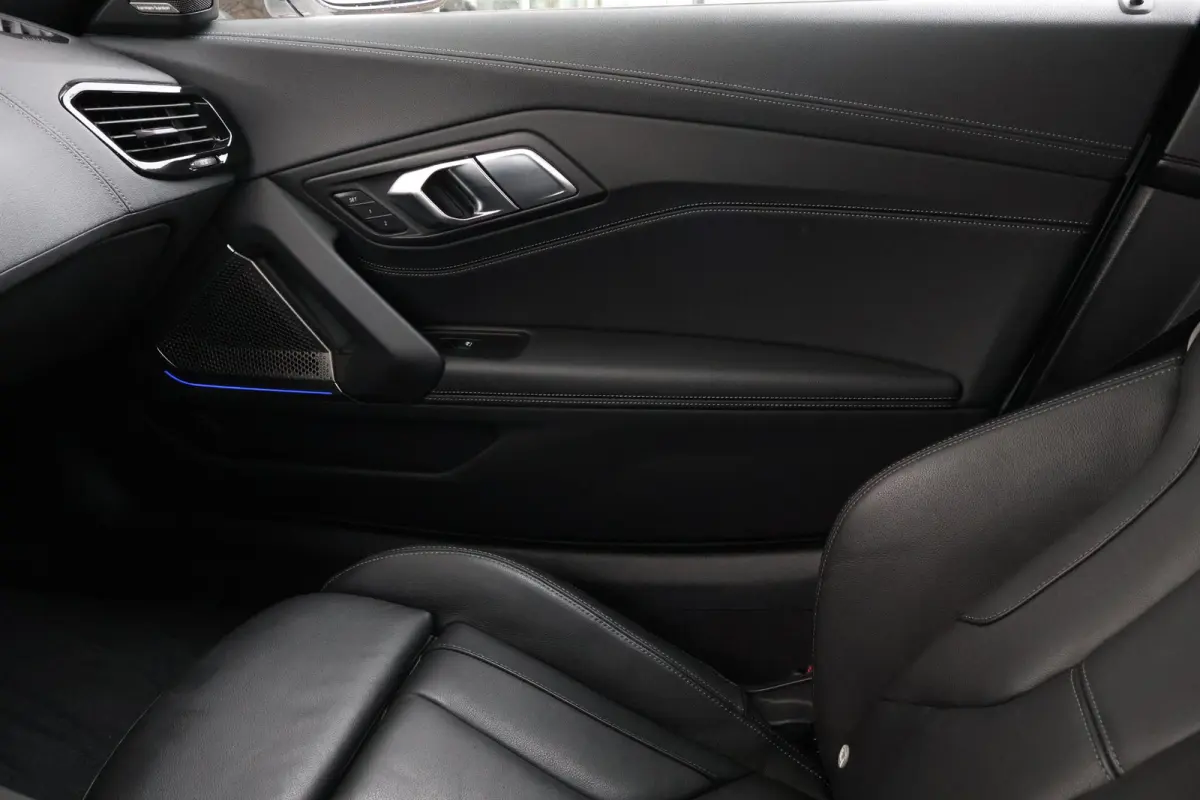 sDrive20i High Executive M-Sport Pakket | Stuur & Stoelverwarming | Elektr. Stoelen | Harman Kardon | Head-Up | PDC | Achteruitrijcamera |