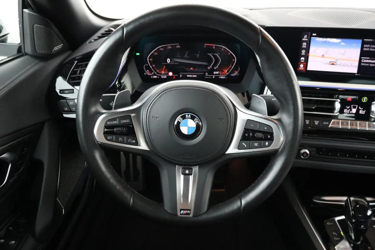 sDrive20i High Executive M-Sport Pakket | Stuur & Stoelverwarming | Elektr. Stoelen | Harman Kardon | Head-Up | PDC | Achteruitrijcamera |