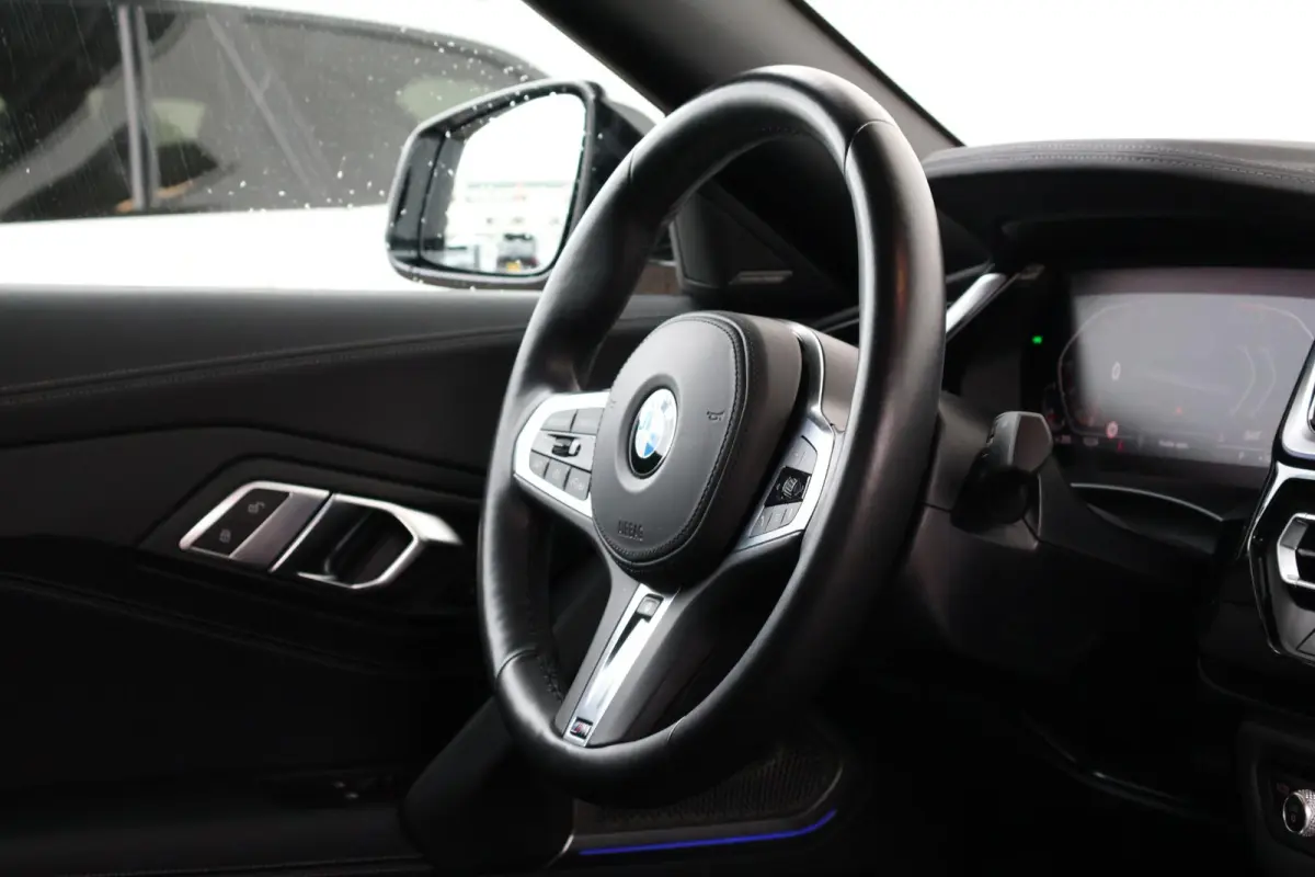 sDrive20i High Executive M-Sport Pakket | Stuur & Stoelverwarming | Elektr. Stoelen | Harman Kardon | Head-Up | PDC | Achteruitrijcamera |