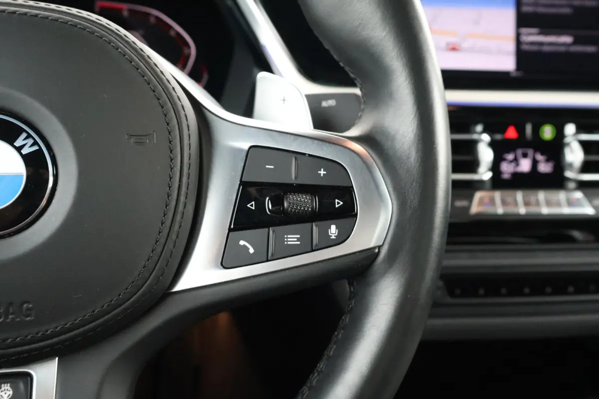 sDrive20i High Executive M-Sport Pakket | Stuur & Stoelverwarming | Elektr. Stoelen | Harman Kardon | Head-Up | PDC | Achteruitrijcamera |