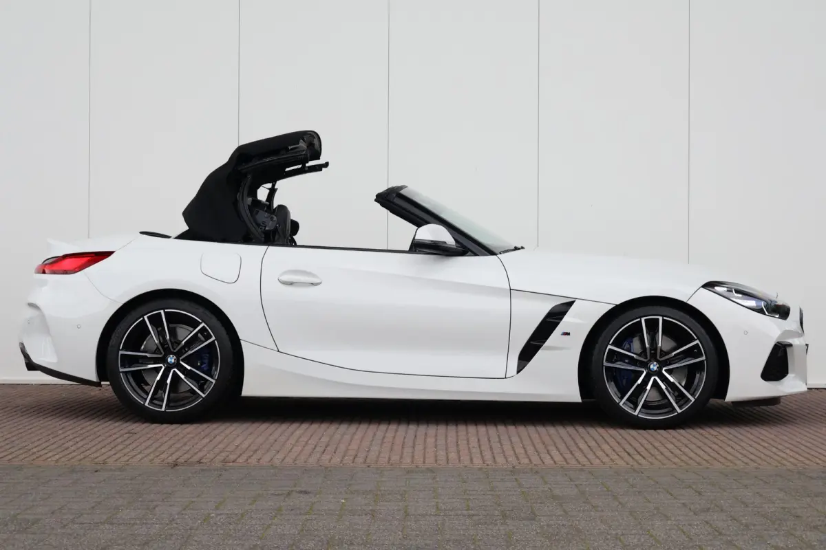 sDrive20i High Executive M-Sport Pakket | Stuur & Stoelverwarming | Elektr. Stoelen | Harman Kardon | Head-Up | PDC | Achteruitrijcamera |