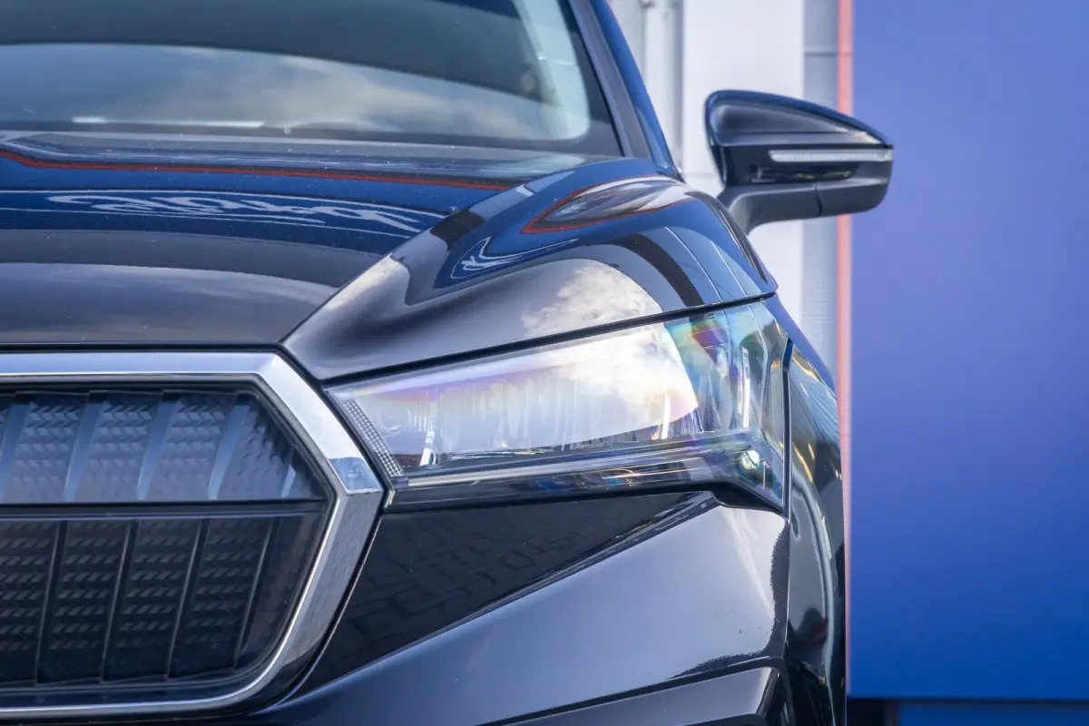 80 | SOH 93% | Apple Carplay/Android Auto | Achteruitrijcamera | Keyless | Stof/lederen bekleding | Sfeerverlichting | Achteruitrijcamera | Apple Carplay/Android Auto|telefoonintegratie prem