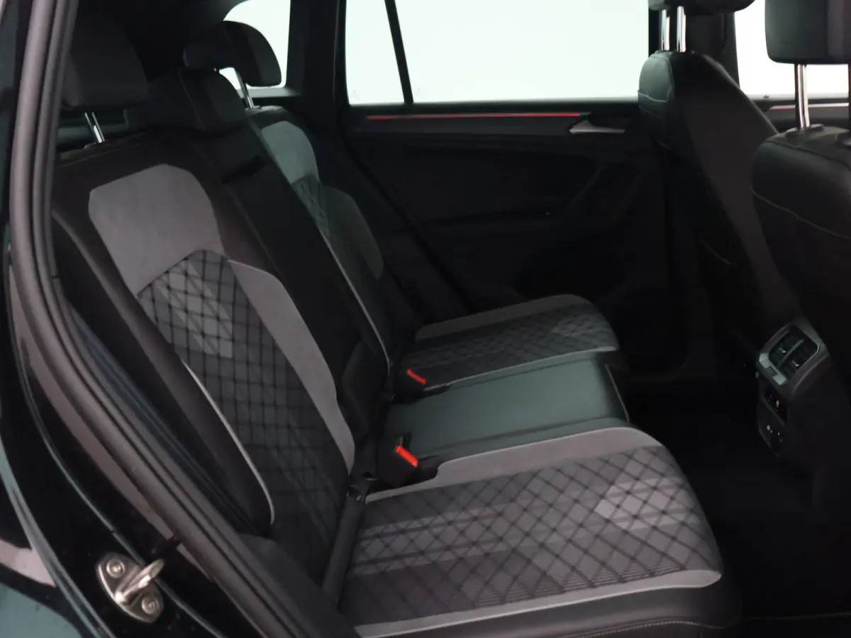 1.5 TSI R-LINE + VIRTUAL COCKPIT | ADAPTIVE CRUISE | 19 INCH