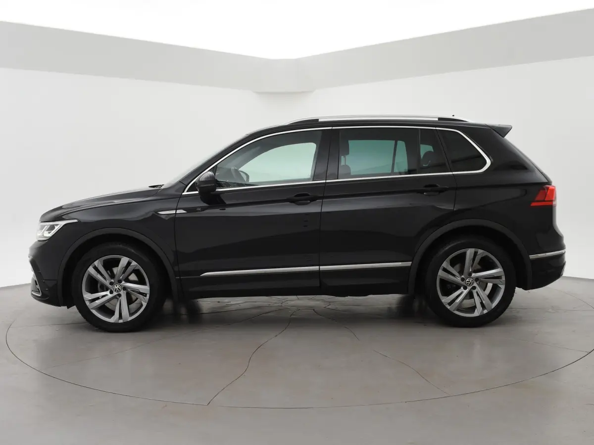 1.5 TSI R-LINE + VIRTUAL COCKPIT | ADAPTIVE CRUISE | 19 INCH