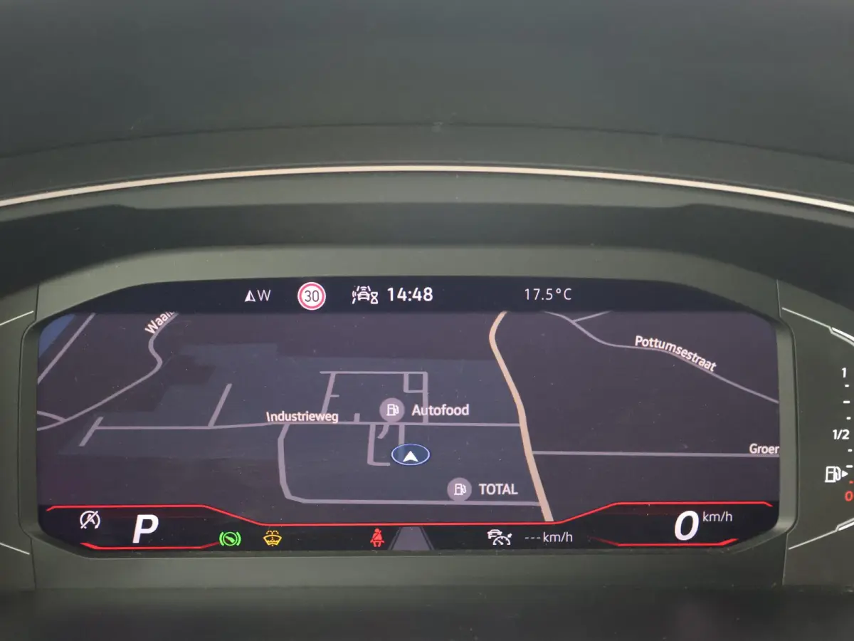 1.5 TSI R-LINE + VIRTUAL COCKPIT | ADAPTIVE CRUISE | 19 INCH