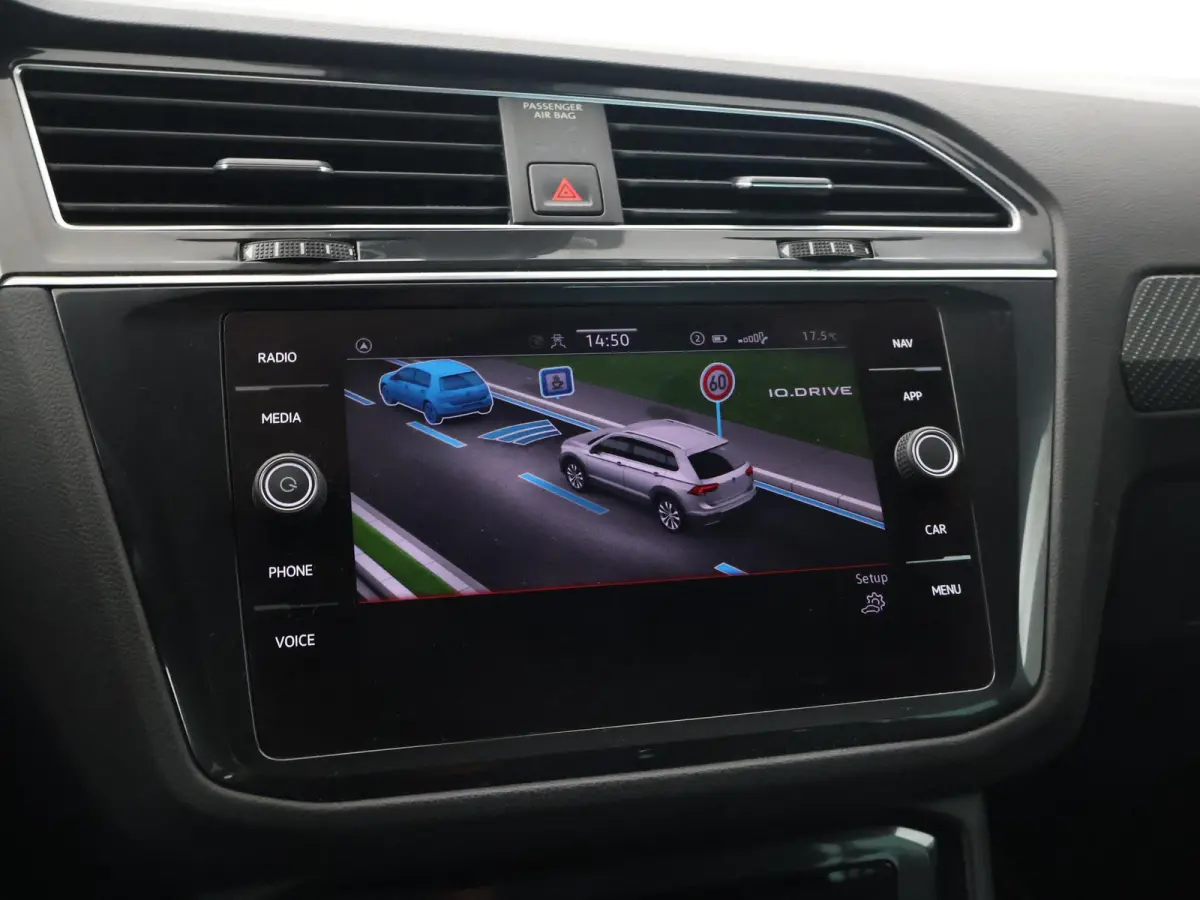 1.5 TSI R-LINE + VIRTUAL COCKPIT | ADAPTIVE CRUISE | 19 INCH