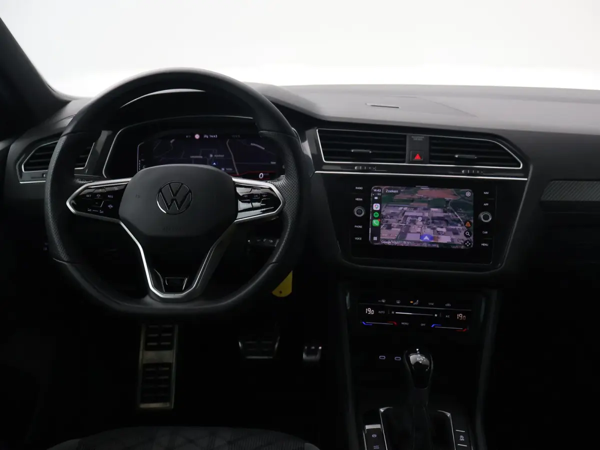 1.5 TSI R-LINE + VIRTUAL COCKPIT | ADAPTIVE CRUISE | 19 INCH