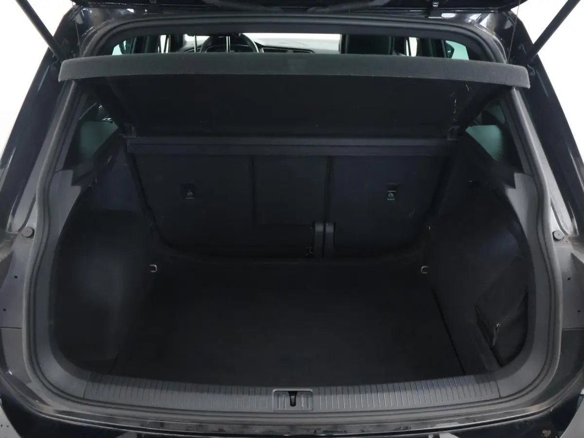 1.5 TSI R-LINE + VIRTUAL COCKPIT | ADAPTIVE CRUISE | 19 INCH